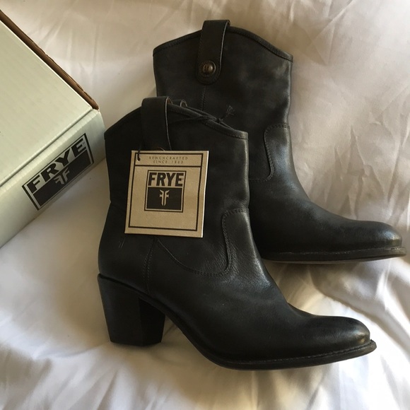 Frye Shoes - Women’s Frye Jackie Button ankle boots.
